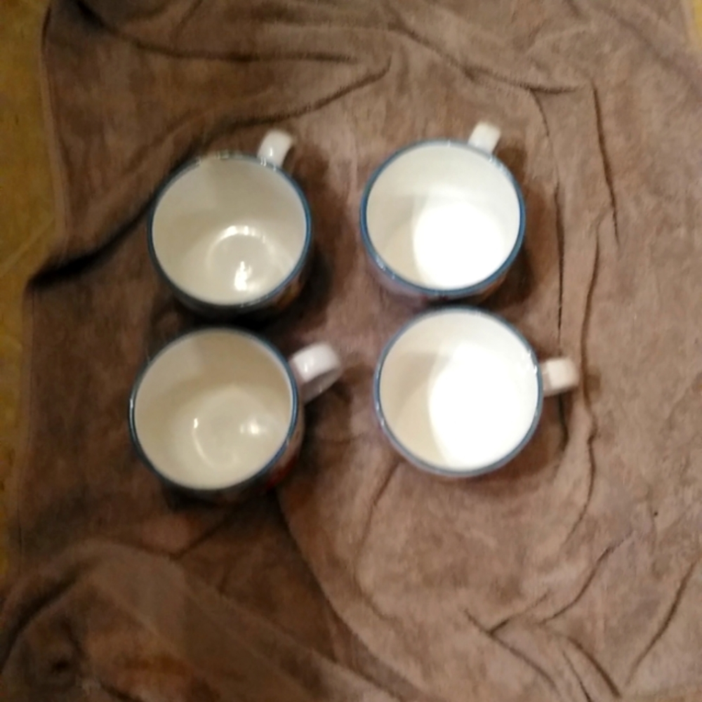 Set of four vintage Heritage Mint large mugs